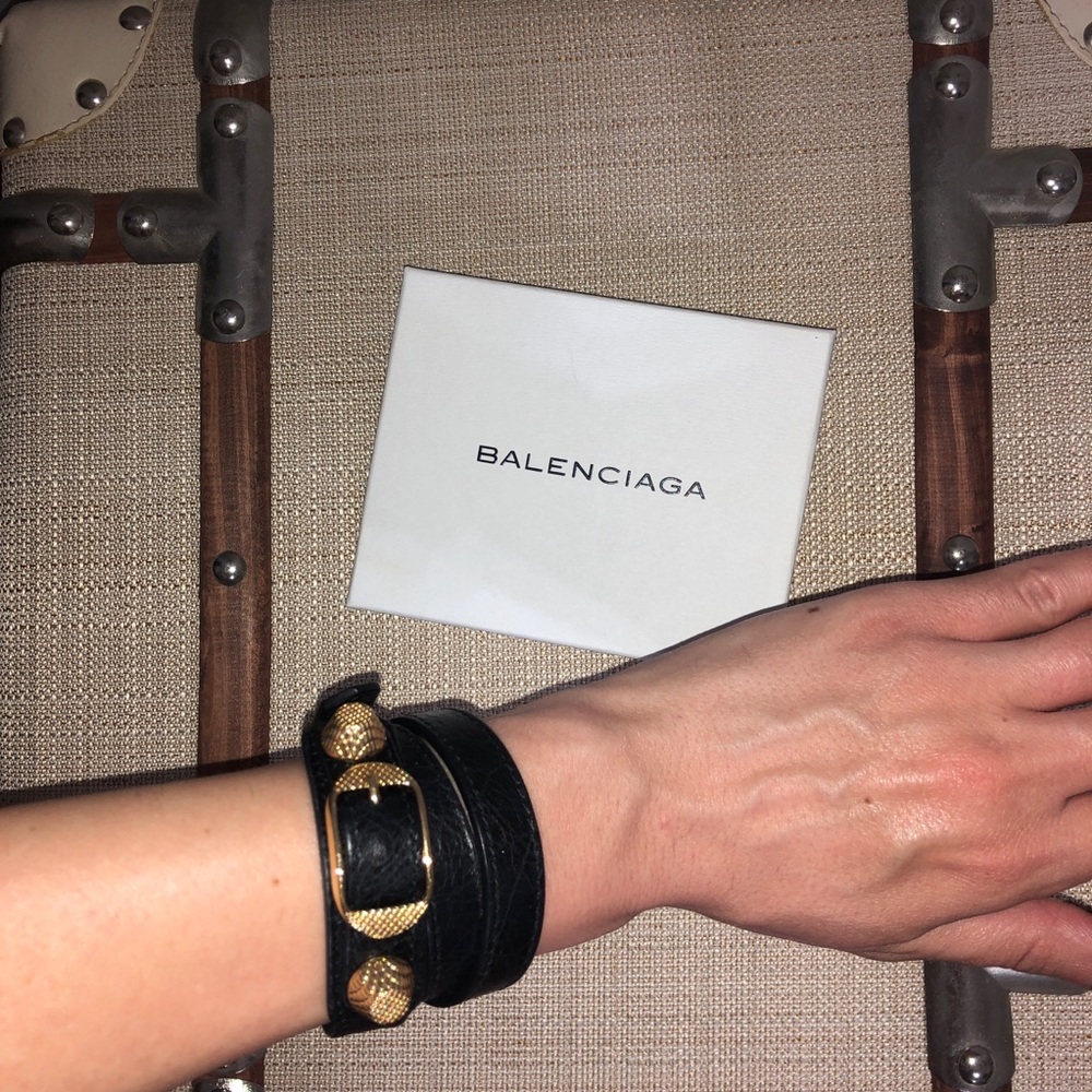 Balenciaga leather wrap bracelet in black - Picture 5 of 8